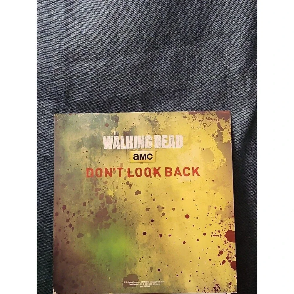 The Walking Dead: Don't Look Back Dice Game | AMC Cryptozoic | Rick Daryl